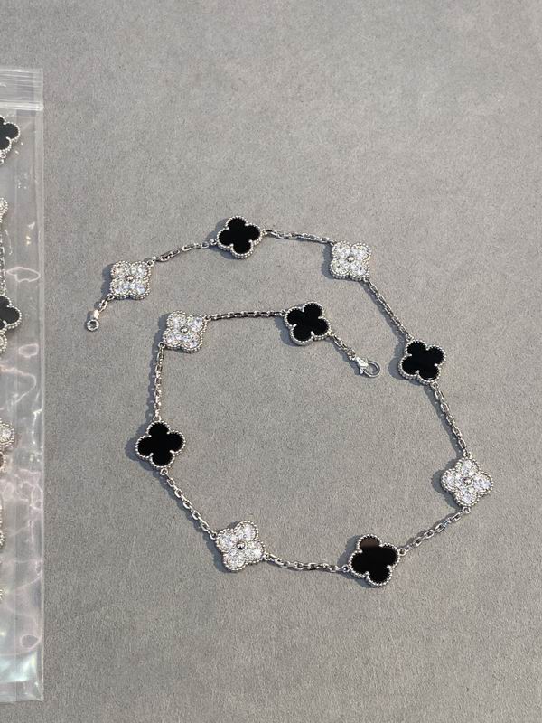 Van Cleef & Arpels necklace 03lyh58
